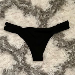 Cheeky bikini bottoms